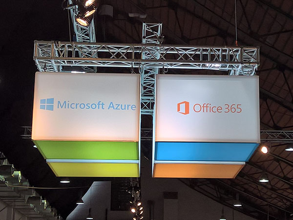 Luminaire du stand de Microsoft au MeetIT 2017